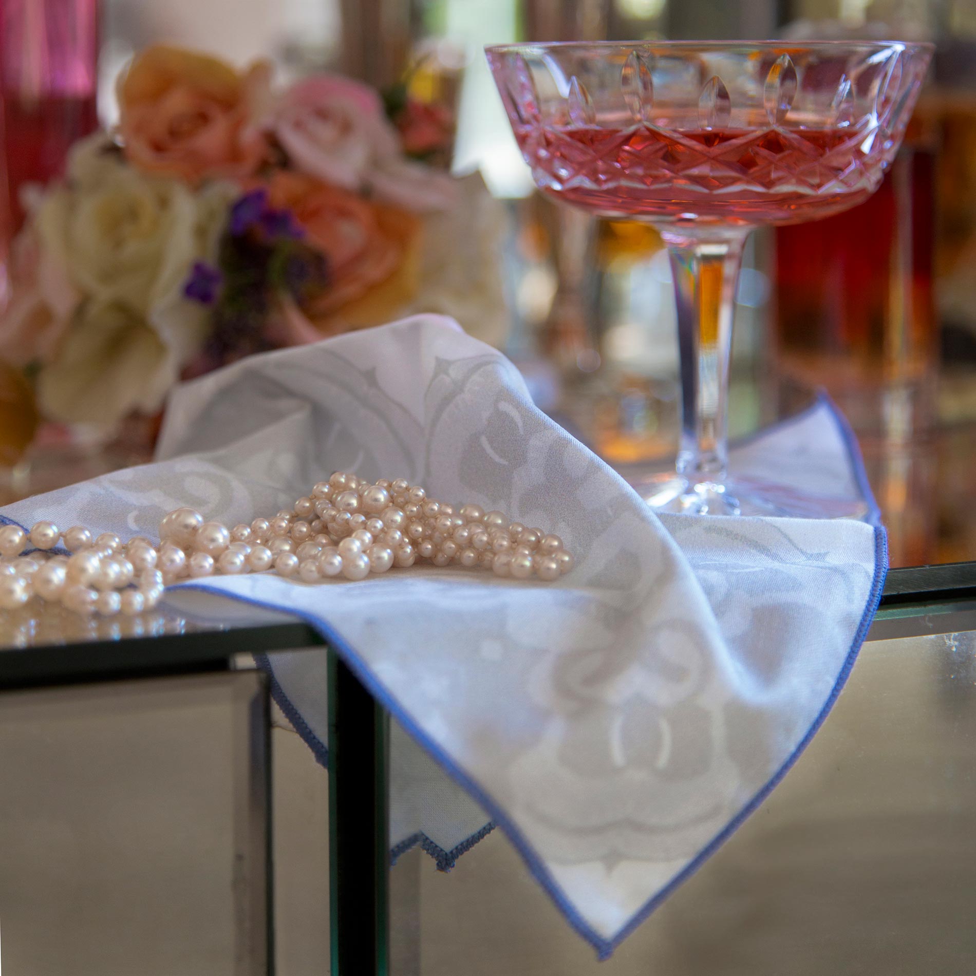 Pk 4 Cocktail Napkin Roses & Pearls 