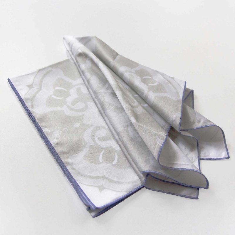 Taupe Cloth Dinner Napkins with periwinkle trim