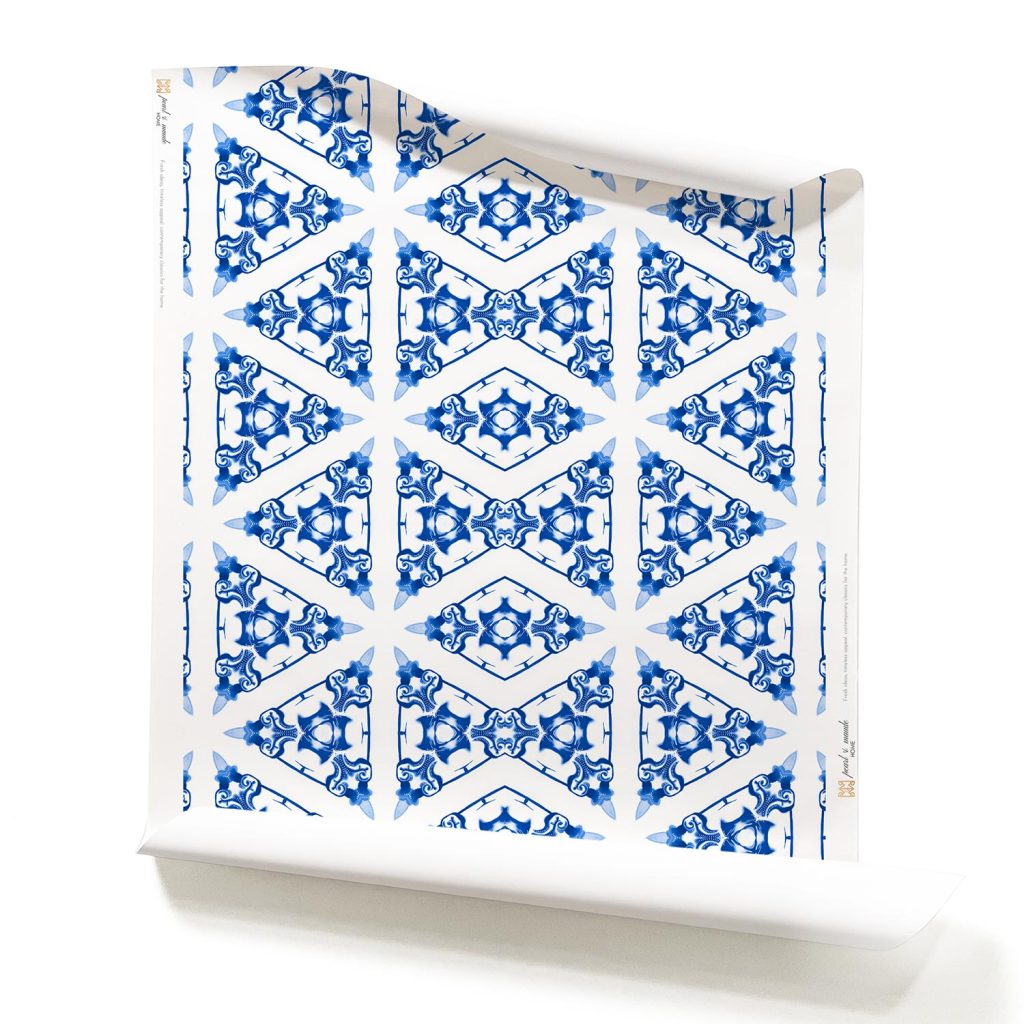 Bunsen - Bright Artisan Wallpaper - Roll of Blue and White bamboo wallpaper with trellis pattern, on sustainable, heavyweight wallcovering. Design - Bunsen by Pearl and Maude. This is a roll of Blue Chinoiserie trellis wallpaper featuring a cobalt blue lattice design with intricate Eastern-inspired details, ideal for elegant and modern interiors • Bunsen, Clay Coated on a white background