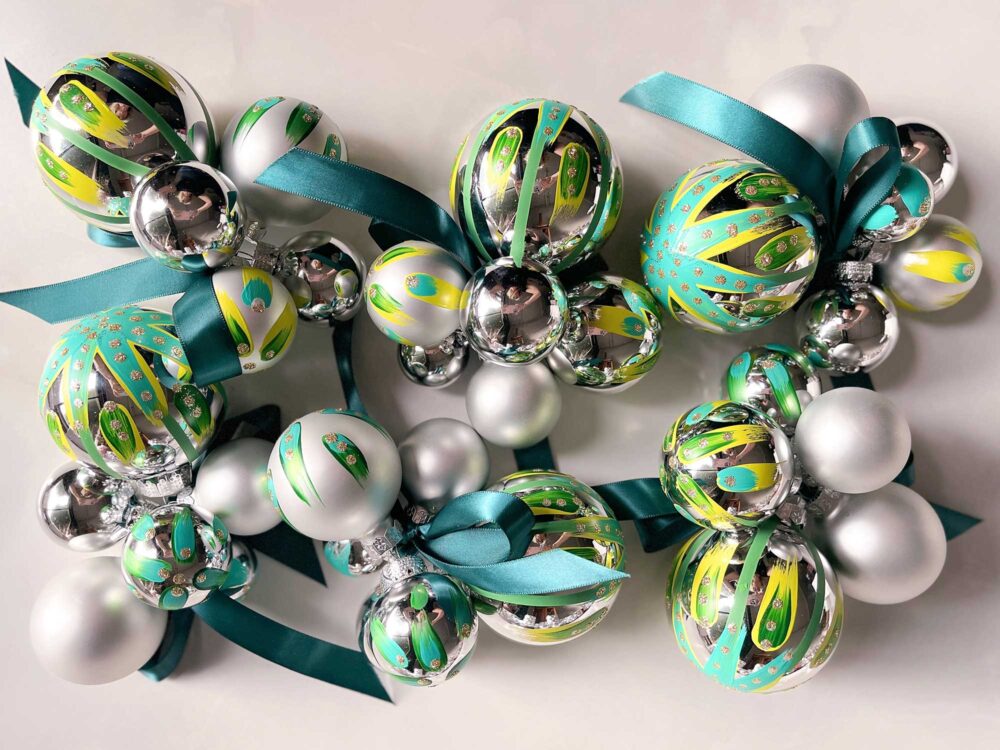 green hand painted ornament favors glass ornament cluster set of 6